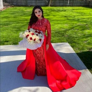 I’m selling my prom dress from 2022, message me if interested. ♥️